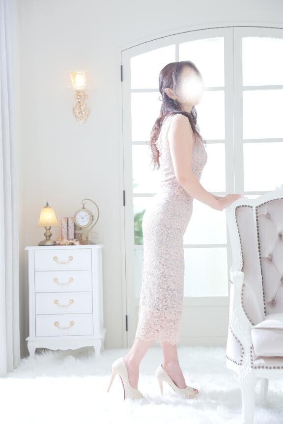 Japanese mama系 therapist （英検４級）