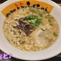 博多ラーメン＝バリカタのイメージでしたが、粉落としも気になりました！