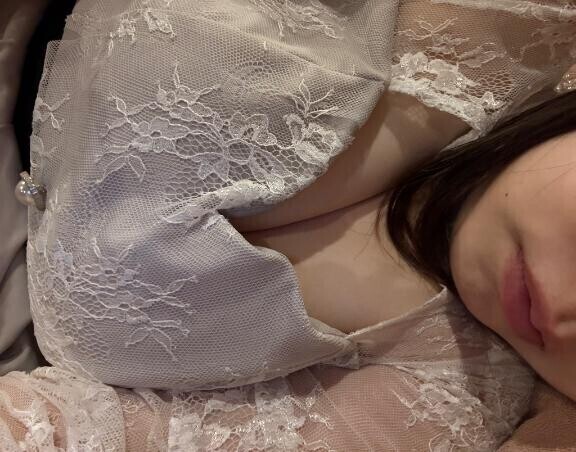 ヨコからチラッ