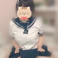制服でイケないことしよ？