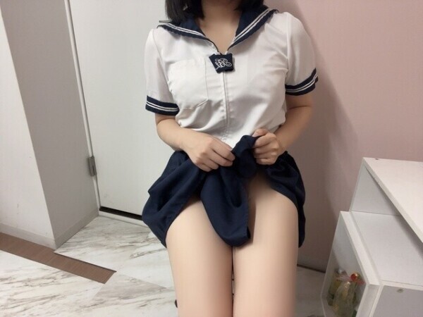 捲ったら舐めてくれますか…？