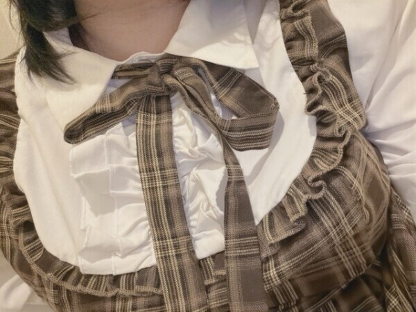 可愛いお洋服の下は…