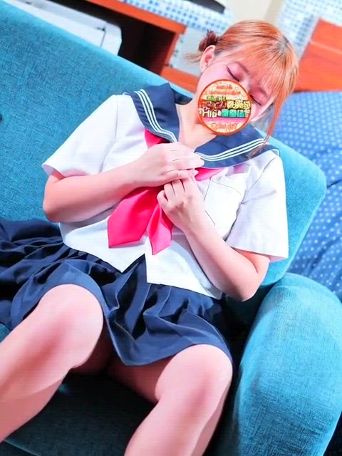 パイパン潮吹き娘はごっくんまでしちゃう！れなちゃん