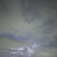 雲の向こうを想いながら??