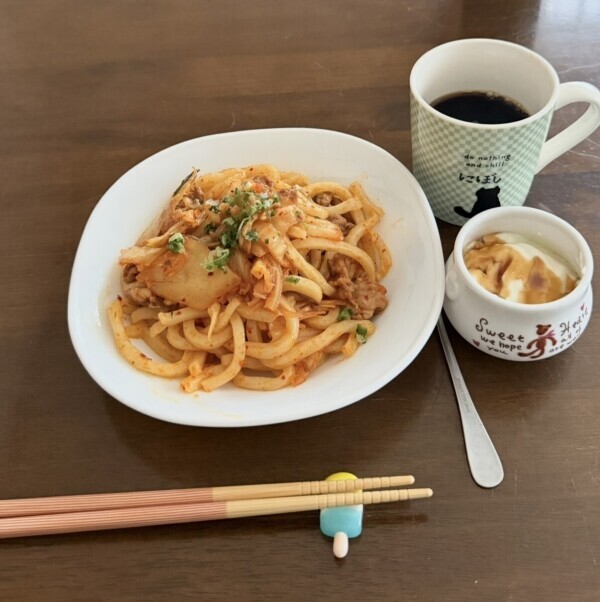 遅めのキムチうどんランチ???