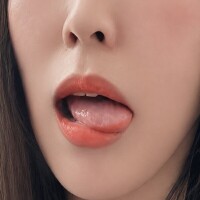 明日は10時から出勤します?
