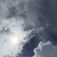 こんなに晴れてるのに&hellip;また雨？????