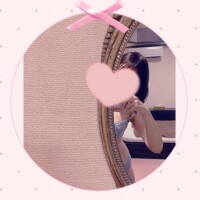 今日はブルーの
