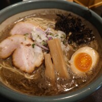 白岩みひな