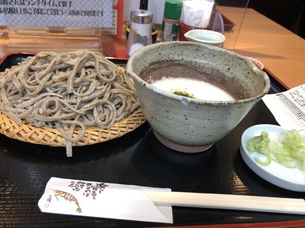 お蕎麦？冷やし中華？