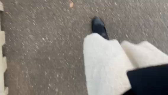 グイッと