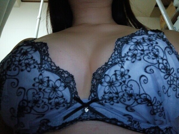 胸は好きですか❔