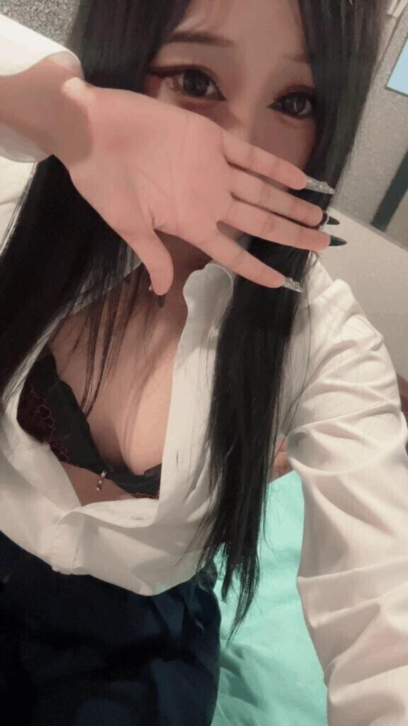 お兄さん達なにしてるのぉ～?