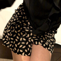 つき