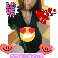 りおさん出勤してます♪喘ぎ声がヤバいよ!!