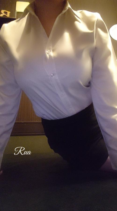 おっぱいを小さく見せる…