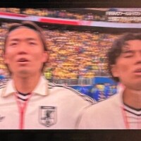 始まったー！サッカー詳しくないけど観てみようと思って
