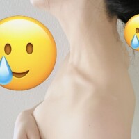 首を。