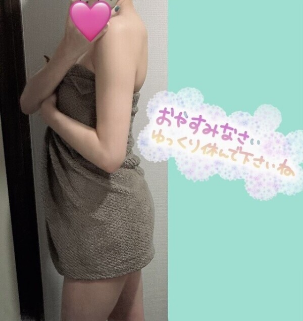 地味に背中を寝違えているが