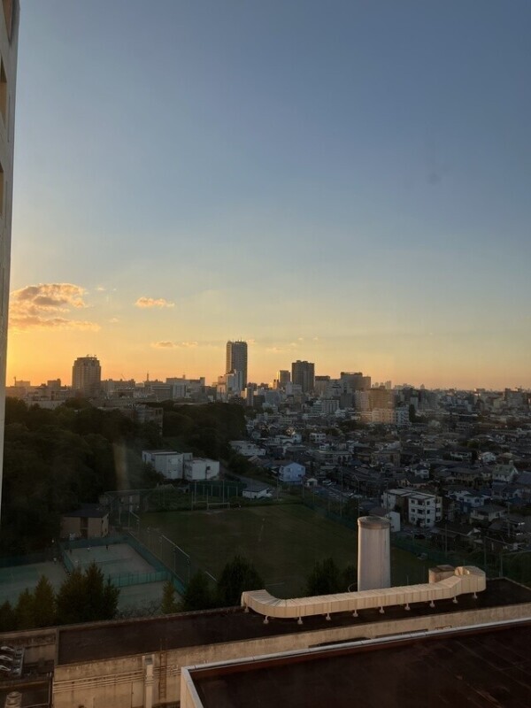 秋らしい夕方ですね🌆