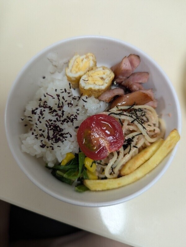 朝ごはーん(*｣´□`)｣945