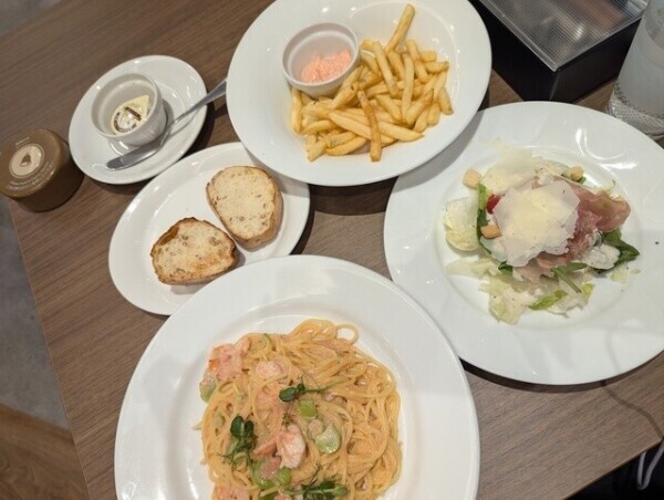 お昼ご飯ˡᵘⁿᶜʰ𓌉◯𓇋2155