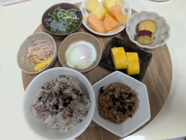 朝ごはーん(*｣´□`)｣1556
