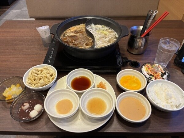 お昼ごはーーーん🥩🥩🥩9995