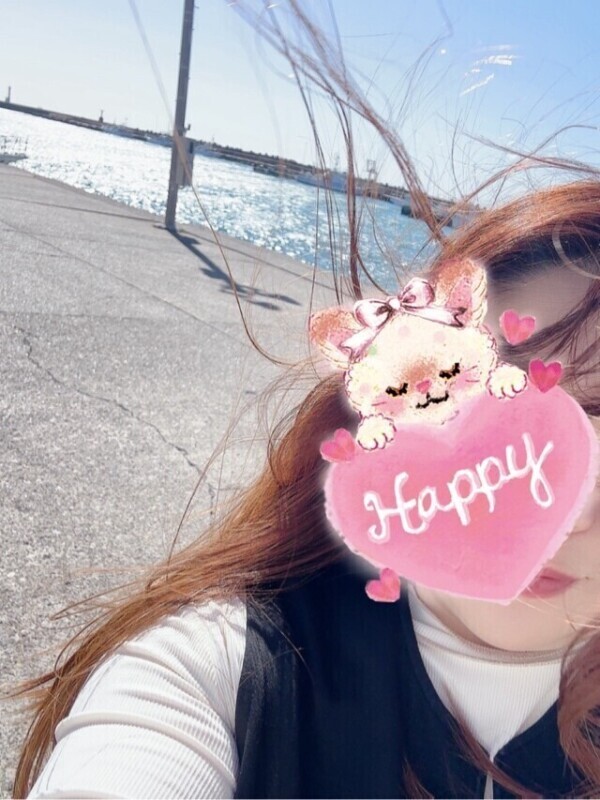 スカートがヒラヒラ〜