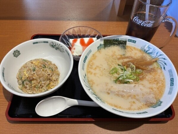 お昼ごはーーん🍜🍥2967