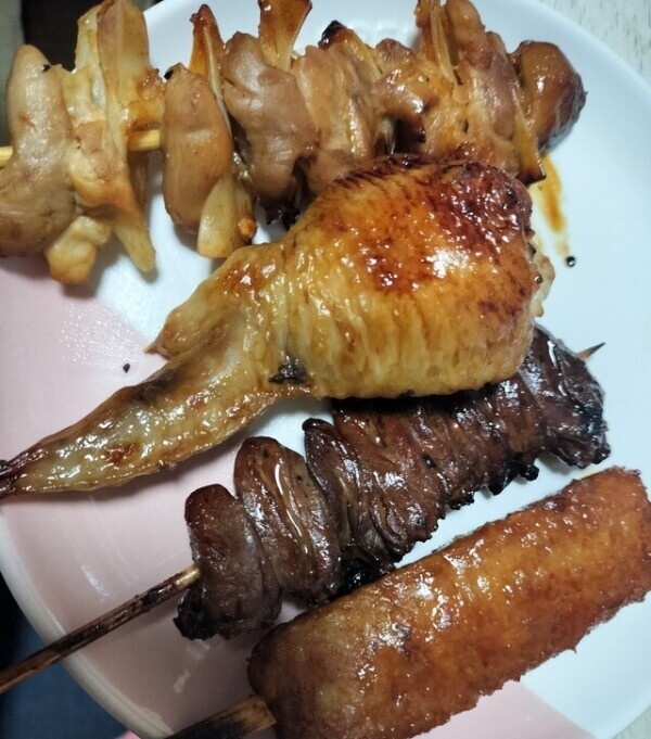マリと焼き鳥