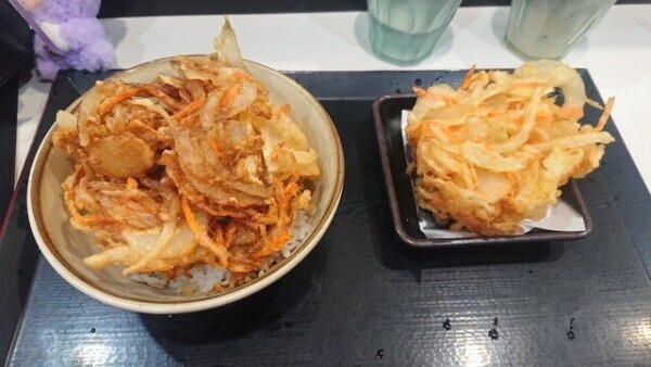 何故かダブルかき揚げ