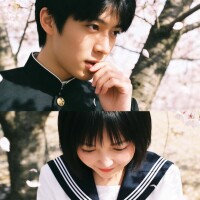 卒業式に第二ボタンをもらう