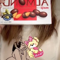 チョコレートと美容グッズ