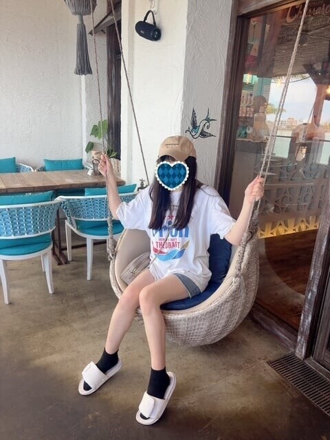 沖縄写メハンバーガーショップにて編