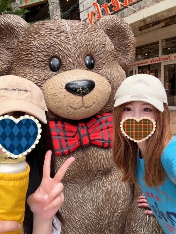 沖縄写メくまさんと仲良くスリーショット編