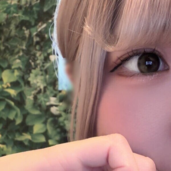 ちらり