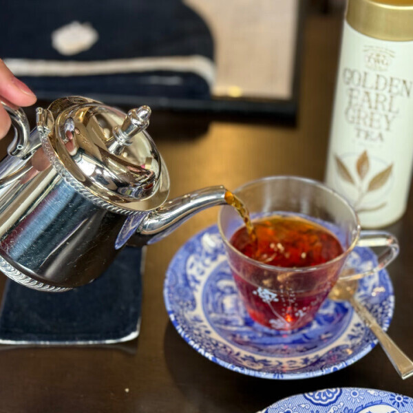 にこえるは紅茶に弱い。だ〜から、何にしよう🤔(三百六十五歩のマーチ風にしようとして挫折した🫠)