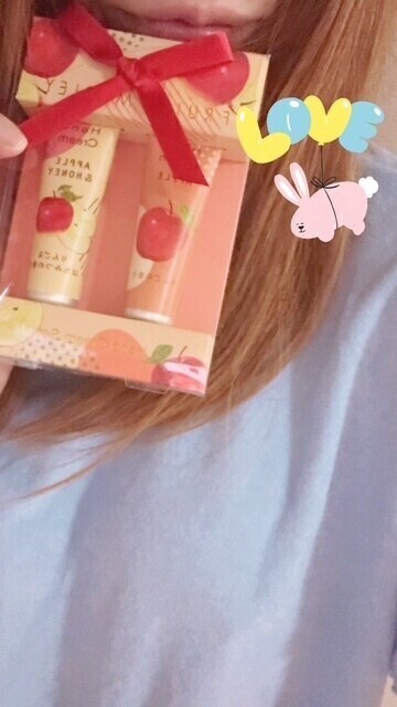 ハンドクリームとティーセット