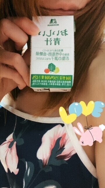 ビアジョッキと健康ドリンク