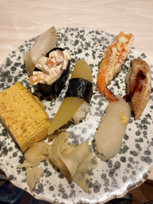 明日15日(木)お休みいただきます🙇‍♀️