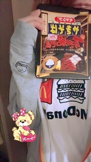 限定ペヤングとお菓子