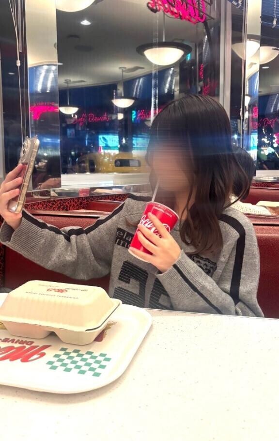 恋人繋ぎ?