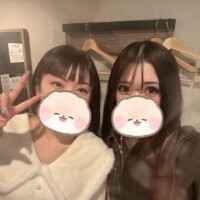 も　な