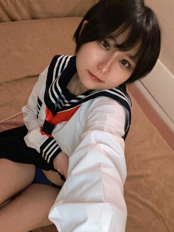 パ唐突のパンチラもかのセクシー健康法?