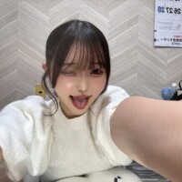 も　な