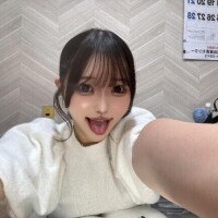 も　な