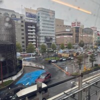 ??只今…???