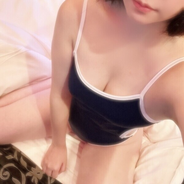 見た目は清楚🤍なのに大胆でエッチなことで興奮材料💕