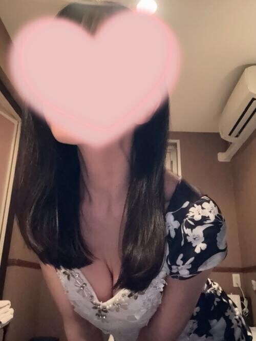 明日、